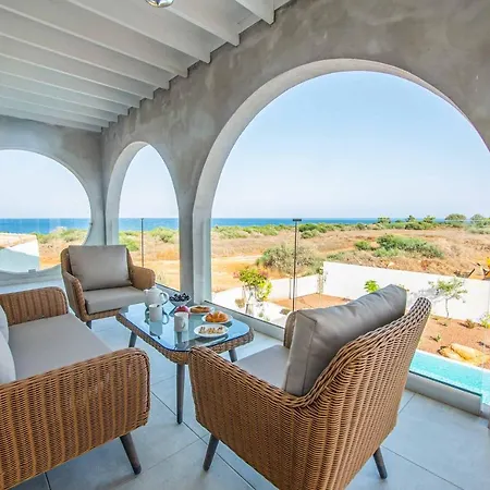 Art House By The Sea Villa