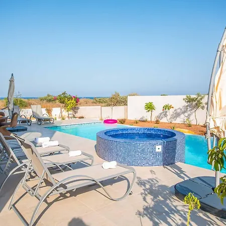 Villa Art House By The Sea