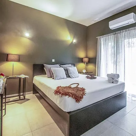 Art House By The Sea Villa *