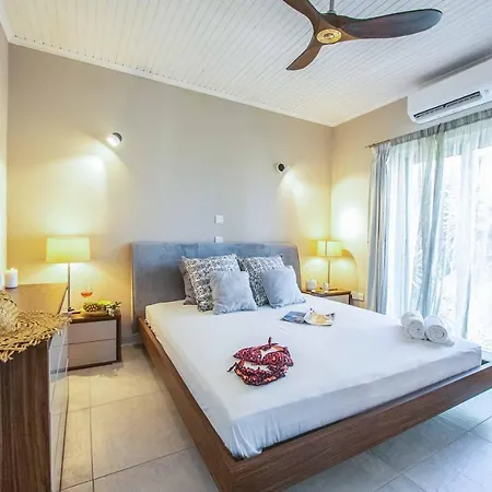 Art House By The Sea Villa *
